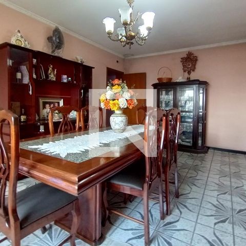Casa à venda com 515m², 3 quartos e 2 vagas Casa à venda com 515m², 3 quartos e 2 vagasSala de Jantar
