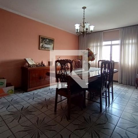 Casa à venda com 515m², 3 quartos e 2 vagas Casa à venda com 515m², 3 quartos e 2 vagasSala de Jantar