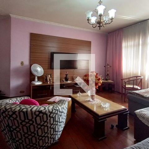 Casa à venda com 515m², 3 quartos e 2 vagas Casa à venda com 515m², 3 quartos e 2 vagasSala de Estar