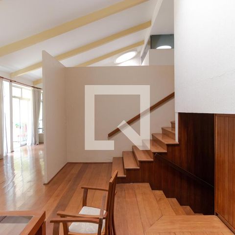 Casa para alugar com 628m², 5 quartos e 7 vagas Casa para alugar com 628m², 5 quartos e 7 vagasSalas
