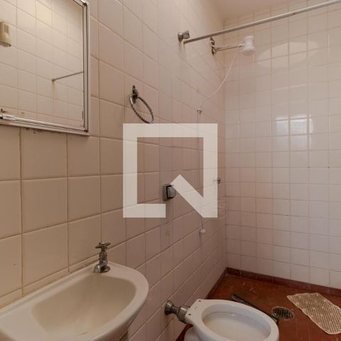Casa para alugar com 628m², 5 quartos e 7 vagas Casa para alugar com 628m², 5 quartos e 7 vagasBanheiro de Serviço