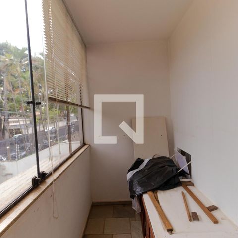 Casa para alugar com 628m², 5 quartos e 7 vagas Casa para alugar com 628m², 5 quartos e 7 vagasSacada do Quarto 01