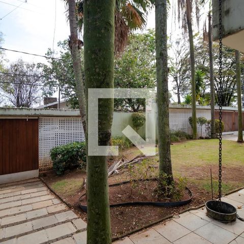Casa para alugar com 628m², 5 quartos e 7 vagas