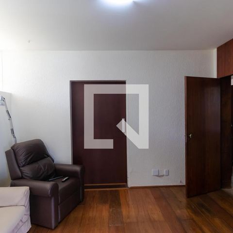 Casa para alugar com 628m², 5 quartos e 7 vagas Casa para alugar com 628m², 5 quartos e 7 vagasSala de TV
