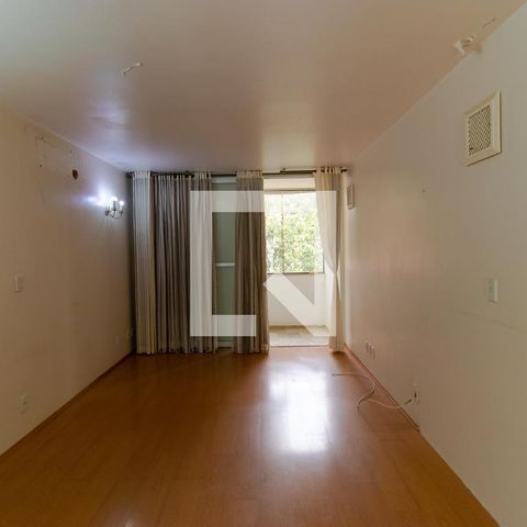 Casa para alugar com 628m², 5 quartos e 7 vagas Casa para alugar com 628m², 5 quartos e 7 vagasSuíte 02