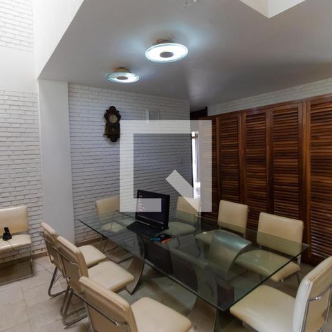 Casa para alugar com 628m², 5 quartos e 7 vagas Casa para alugar com 628m², 5 quartos e 7 vagasSala de Jantar