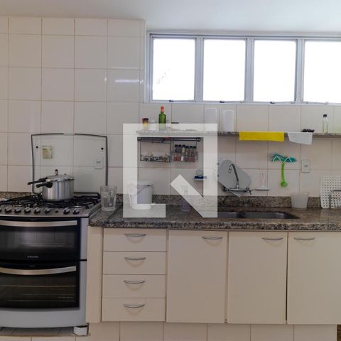Casa para alugar com 628m², 5 quartos e 7 vagas Casa para alugar com 628m², 5 quartos e 7 vagasCozinha