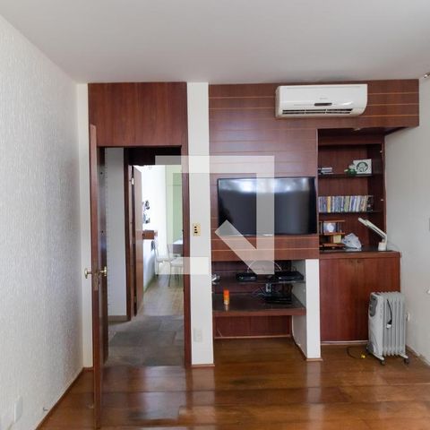 Casa para alugar com 628m², 5 quartos e 7 vagas Casa para alugar com 628m², 5 quartos e 7 vagasSala de TV