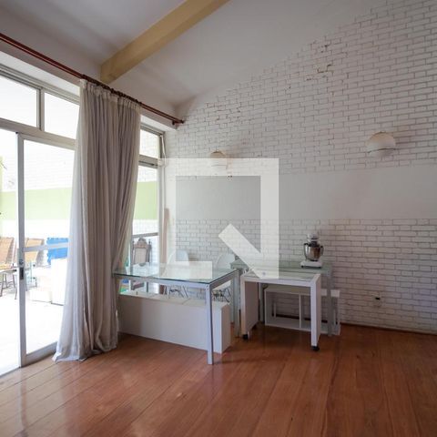Casa para alugar com 628m², 5 quartos e 7 vagas Casa para alugar com 628m², 5 quartos e 7 vagasSalas