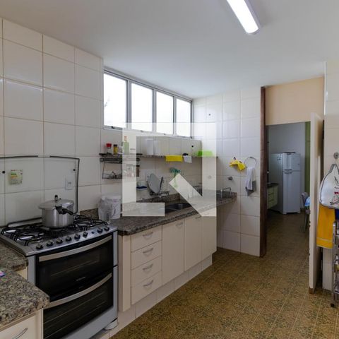 Casa para alugar com 628m², 5 quartos e 7 vagas Casa para alugar com 628m², 5 quartos e 7 vagasCozinha