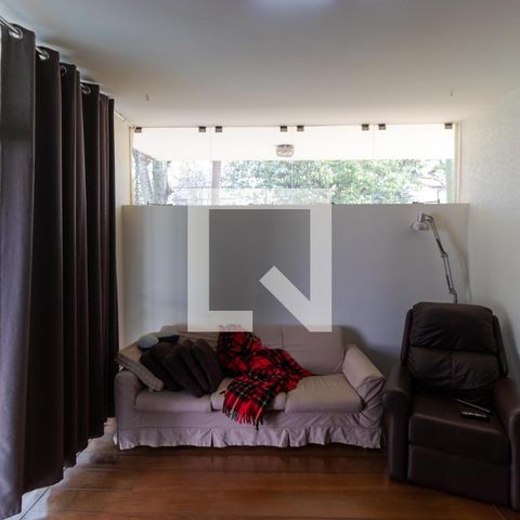 Casa para alugar com 628m², 5 quartos e 7 vagas Casa para alugar com 628m², 5 quartos e 7 vagasSala de TV