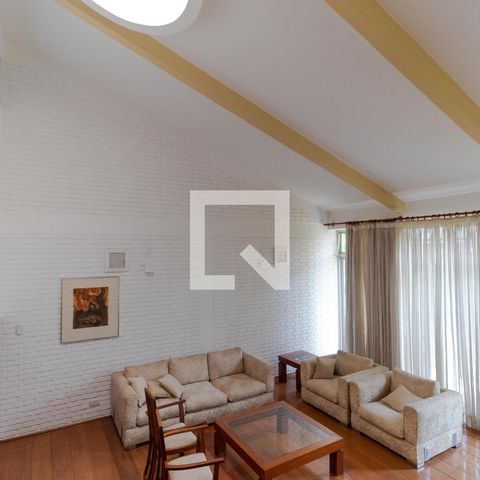 Casa para alugar com 628m², 5 quartos e 7 vagas Casa para alugar com 628m², 5 quartos e 7 vagasSalas