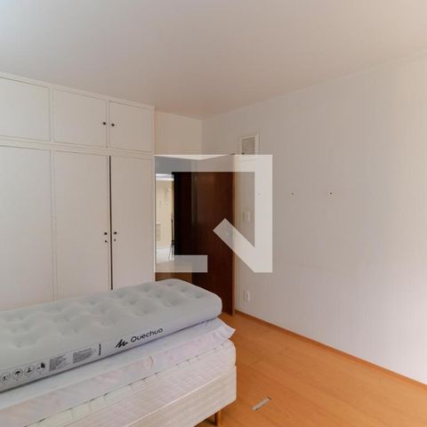 Casa para alugar com 628m², 5 quartos e 7 vagas Casa para alugar com 628m², 5 quartos e 7 vagasQuarto 01
