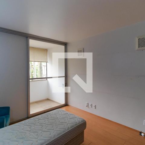 Casa para alugar com 628m², 5 quartos e 7 vagas Casa para alugar com 628m², 5 quartos e 7 vagasQuarto 02