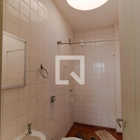 Casa para alugar com 628m², 5 quartos e 7 vagas Casa para alugar com 628m², 5 quartos e 7 vagasBanheiro de Serviço