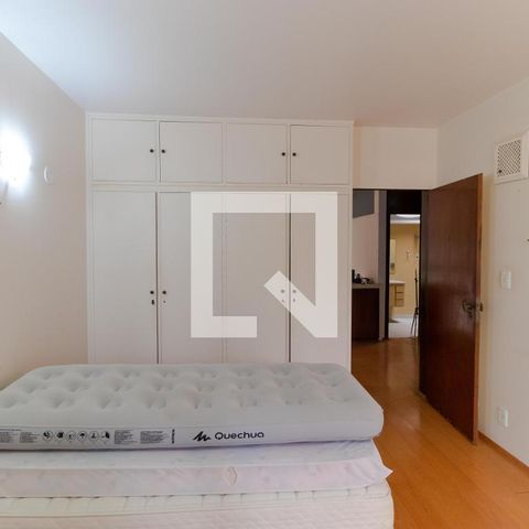 Casa para alugar com 628m², 5 quartos e 7 vagas Casa para alugar com 628m², 5 quartos e 7 vagasQuarto 01