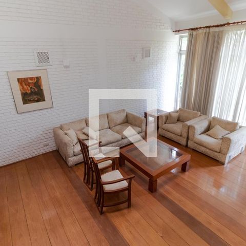 Casa para alugar com 628m², 5 quartos e 7 vagas Casa para alugar com 628m², 5 quartos e 7 vagasSalas