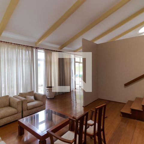 Casa para alugar com 628m², 5 quartos e 7 vagas Casa para alugar com 628m², 5 quartos e 7 vagasSalas