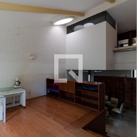 Casa para alugar com 628m², 5 quartos e 7 vagas Casa para alugar com 628m², 5 quartos e 7 vagasSalas