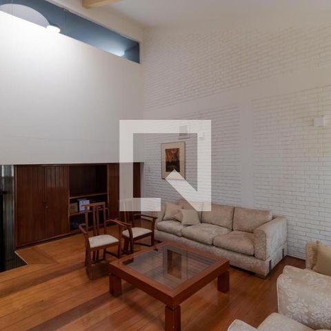 Casa para alugar com 628m², 5 quartos e 7 vagas Casa para alugar com 628m², 5 quartos e 7 vagasSalas