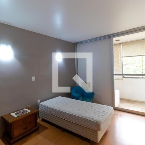Casa para alugar com 628m², 5 quartos e 7 vagas Casa para alugar com 628m², 5 quartos e 7 vagasQuarto 02