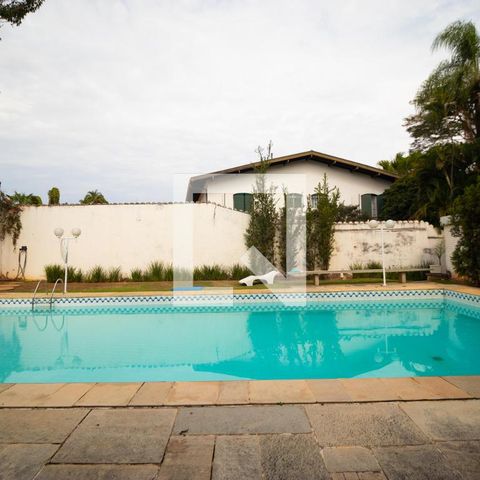 Casa para alugar com 628m², 5 quartos e 7 vagas Casa para alugar com 628m², 5 quartos e 7 vagasQuintal com Piscina
