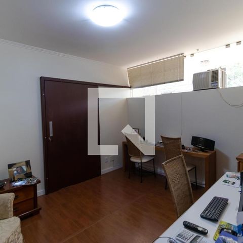 Casa para alugar com 628m², 5 quartos e 7 vagas Casa para alugar com 628m², 5 quartos e 7 vagasEscritório