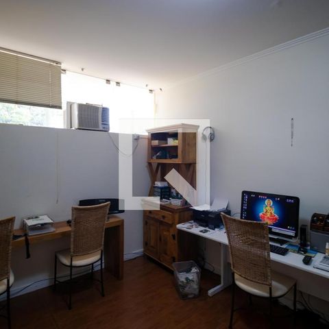 Casa para alugar com 628m², 5 quartos e 7 vagas Casa para alugar com 628m², 5 quartos e 7 vagasEscritório