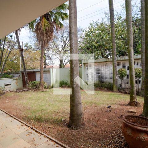 Casa para alugar com 628m², 5 quartos e 7 vagas