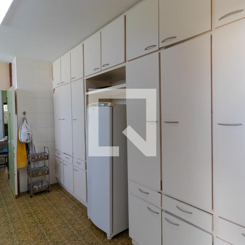 Casa para alugar com 628m², 5 quartos e 7 vagas Casa para alugar com 628m², 5 quartos e 7 vagasCozinha