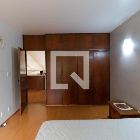 Casa para alugar com 628m², 5 quartos e 7 vagas Casa para alugar com 628m², 5 quartos e 7 vagasQuarto 02