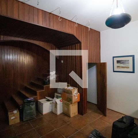 Casa para alugar com 628m², 5 quartos e 7 vagas Casa para alugar com 628m², 5 quartos e 7 vagasAdega