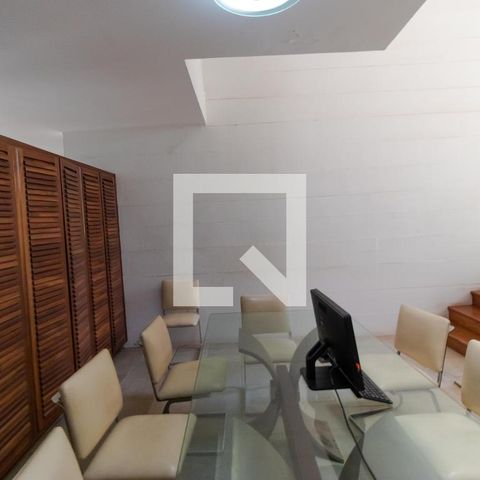 Casa para alugar com 628m², 5 quartos e 7 vagas Casa para alugar com 628m², 5 quartos e 7 vagasSala de Jantar
