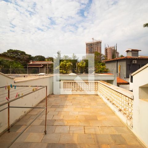 Casa para alugar com 628m², 5 quartos e 7 vagas Casa para alugar com 628m², 5 quartos e 7 vagasTerraço da Suíte 02