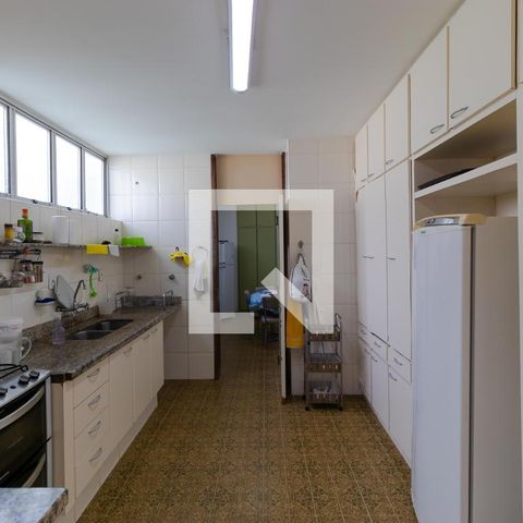 Casa para alugar com 628m², 5 quartos e 7 vagas Casa para alugar com 628m², 5 quartos e 7 vagasCozinha
