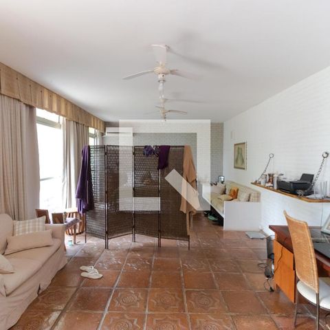 Casa para alugar com 628m², 5 quartos e 7 vagas Casa para alugar com 628m², 5 quartos e 7 vagasQuarto e Sala (Edícula)