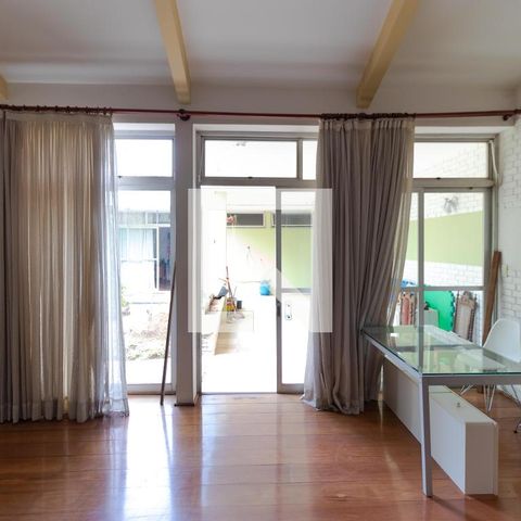 Casa para alugar com 628m², 5 quartos e 7 vagas Casa para alugar com 628m², 5 quartos e 7 vagasSalas