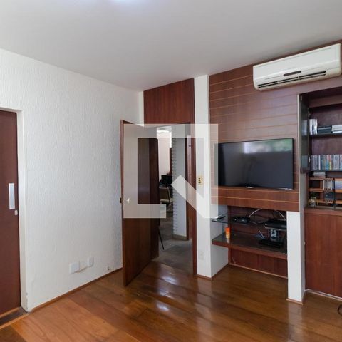 Casa para alugar com 628m², 5 quartos e 7 vagas Casa para alugar com 628m², 5 quartos e 7 vagasSala de TV