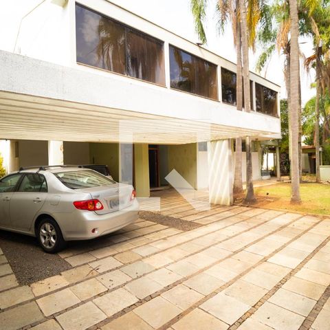 Casa para alugar com 628m², 5 quartos e 7 vagas Casa para alugar com 628m², 5 quartos e 7 vagasFachada
