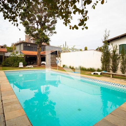 Casa para alugar com 628m², 5 quartos e 7 vagas Casa para alugar com 628m², 5 quartos e 7 vagasQuintal com Piscina