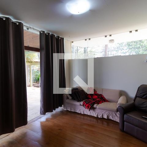 Casa para alugar com 628m², 5 quartos e 7 vagas Casa para alugar com 628m², 5 quartos e 7 vagasSala de TV