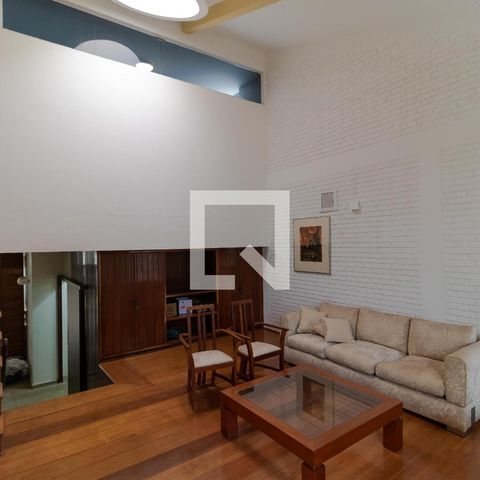 Casa para alugar com 628m², 5 quartos e 7 vagas Casa para alugar com 628m², 5 quartos e 7 vagasSalas