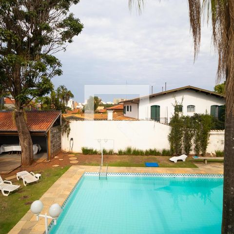 Casa para alugar com 628m², 5 quartos e 7 vagas Casa para alugar com 628m², 5 quartos e 7 vagasQuintal com Piscina