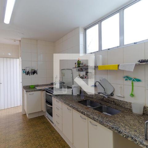 Casa para alugar com 628m², 5 quartos e 7 vagas Casa para alugar com 628m², 5 quartos e 7 vagasCozinha