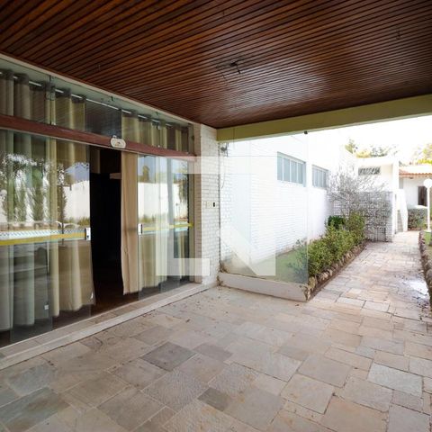 Casa para alugar com 628m², 5 quartos e 7 vagas Casa para alugar com 628m², 5 quartos e 7 vagasVaranda