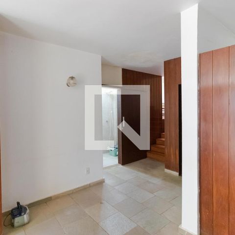 Casa para alugar com 628m², 5 quartos e 7 vagas Casa para alugar com 628m², 5 quartos e 7 vagasHall de Entrada