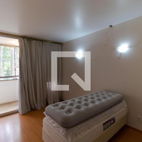 Casa para alugar com 628m², 5 quartos e 7 vagas Casa para alugar com 628m², 5 quartos e 7 vagasQuarto 01