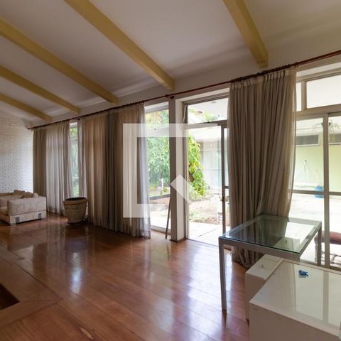 Casa para alugar com 628m², 5 quartos e 7 vagas Casa para alugar com 628m², 5 quartos e 7 vagasSalas