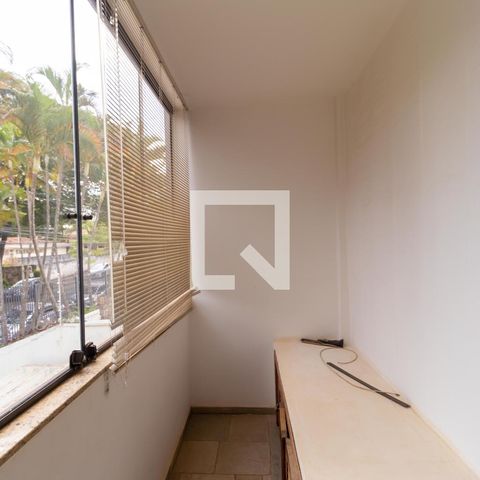 Casa para alugar com 628m², 5 quartos e 7 vagas Casa para alugar com 628m², 5 quartos e 7 vagasSacada da Suíte 01