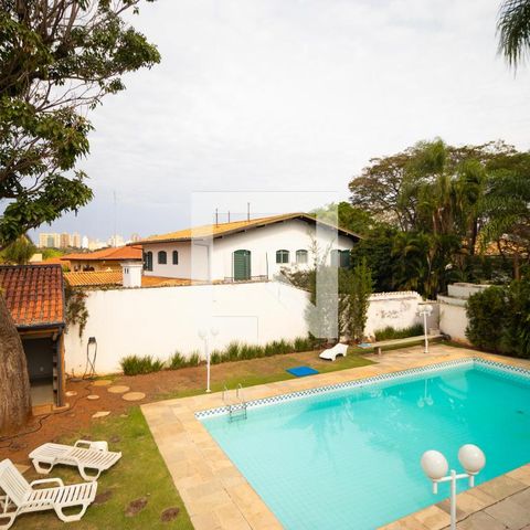 Casa para alugar com 628m², 5 quartos e 7 vagas Casa para alugar com 628m², 5 quartos e 7 vagasQuintal com Piscina